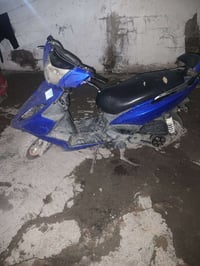 GTR للبيع كامله كلشي شغال بيه ب٥٥٠ مكاني بلديات  7747869304