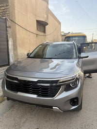 كيا سيلتوز موديل2025  بدون رقم تعتبر اعلة فئة فول مواصفات السيارة :-  ...