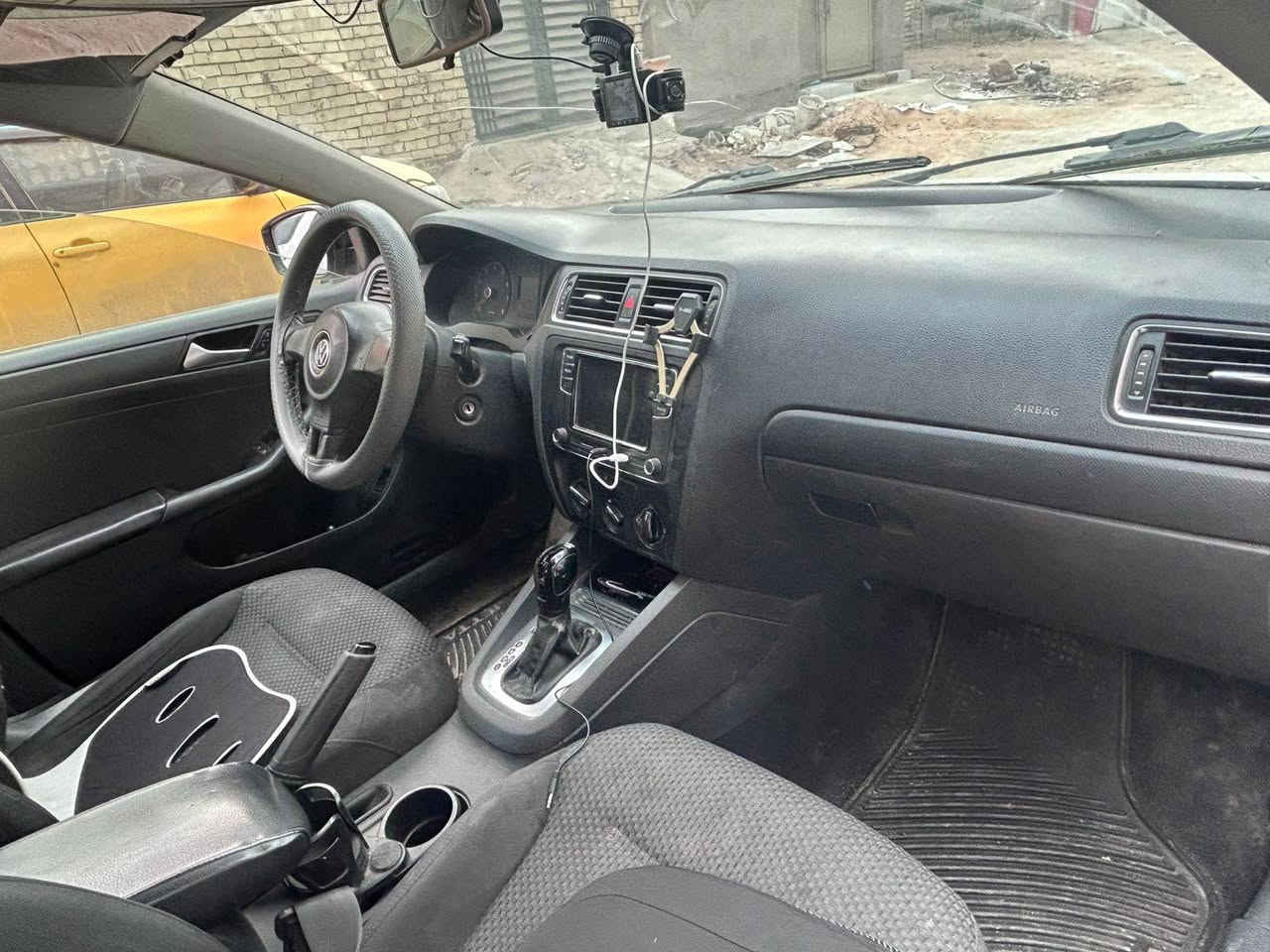 السلام عليكم
جيتا 2014 مكينه2000بدون تيربو وارد مريكي حادث جاملغ بدون بيه قطع صبغ ابيع حزام مكفوله من دواخل سياره جاهزه من كير ومكينه وتبريد مكفولات رقم بغداد بسمي تحويل ثاني يوم السعر 85وبيه مجال بسيط مكان السياره بغداد الزعفرانيه 
***********
