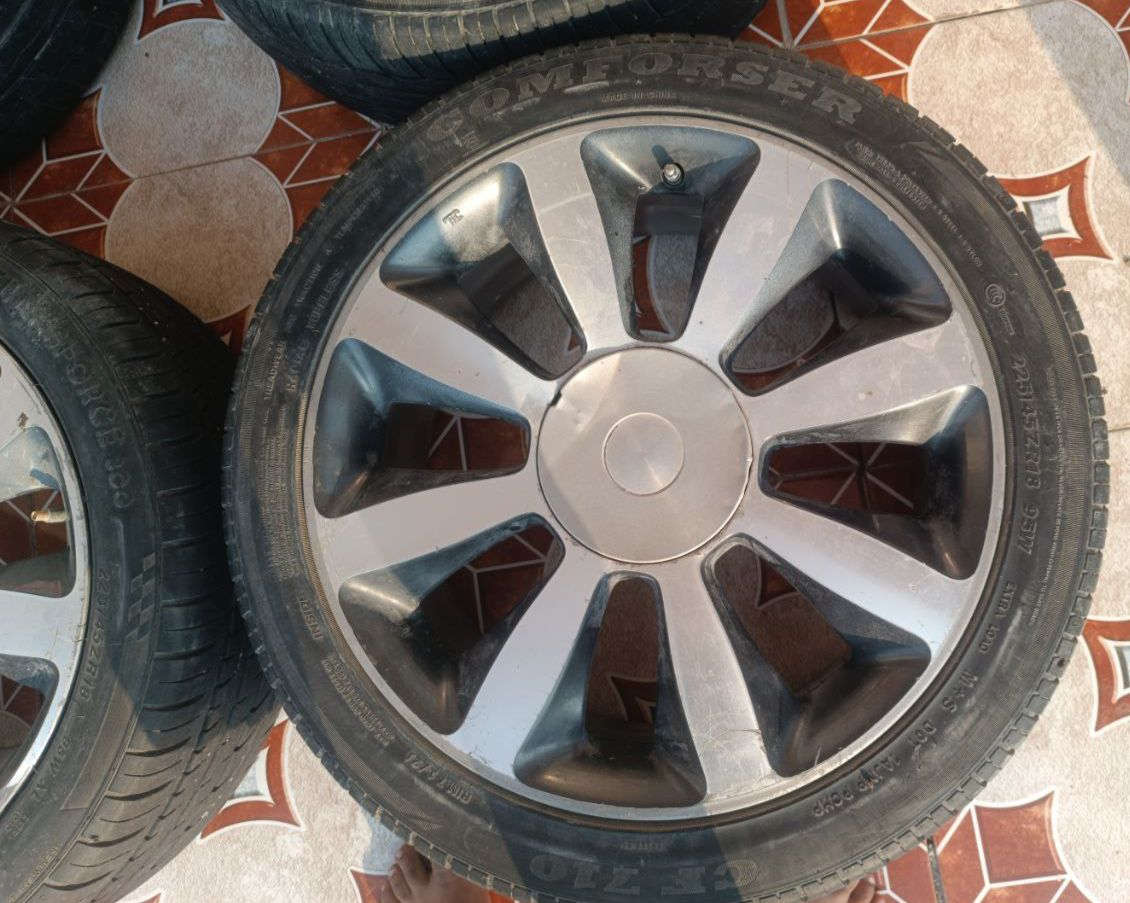 السلام عليكم 
للبيع تخم ويل كب كوري حجم 18 مع 3 تاير حجم 225/45/18
الويل اكو منهن بيهن لحيم  
مكاني بابل
***********
