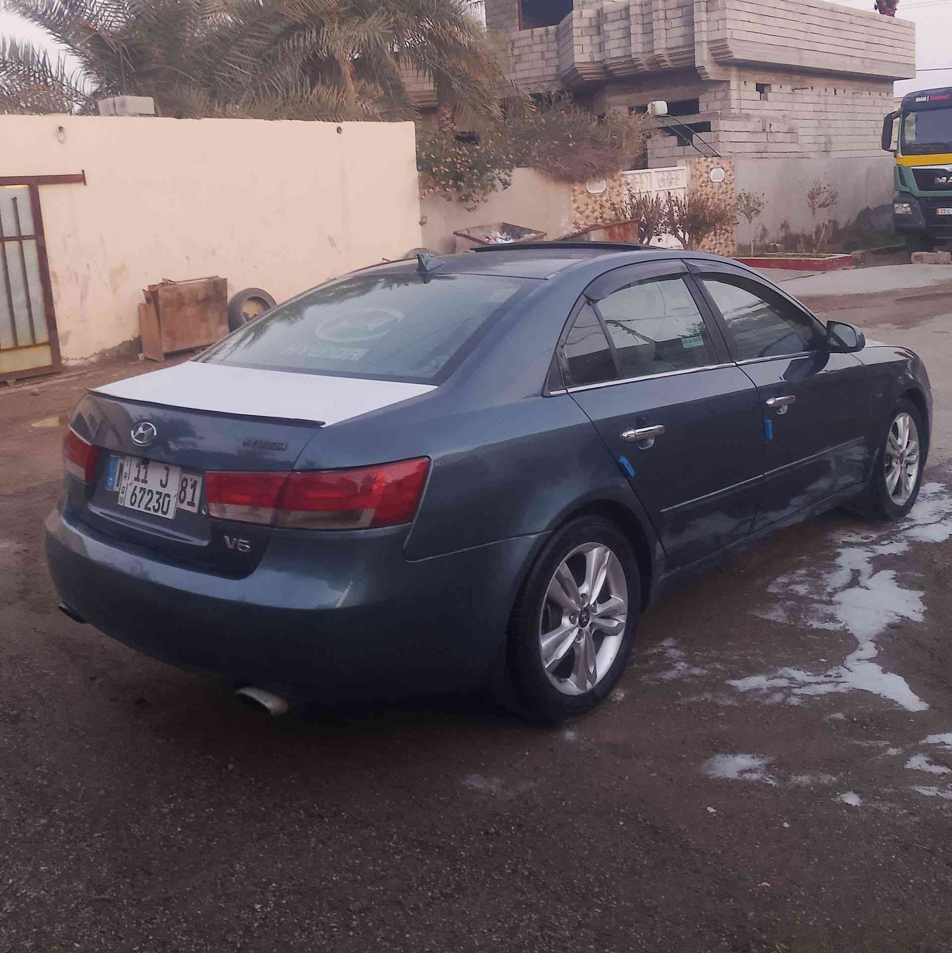 سلام عليكم سوناتا 2007 وارد امريكي حادثها جامرلغ امامي بدون دواخل رقم بغداد نكليزي بسمي تحويل ثاني يوم سياره جاهزه السعرر (74) بيها مجال الطيبين
مكينه كير مكفولات صدر امامي خلفي جديد 
تخم تاير سياره جاهزه بدون نقص 
بيها صبغ حزام جماليه أثر جراد بدون دواخل 
مواصفات سلايت روف تحكمات شاشه كامره
مكاني ديالى بعقوبة رقم هاتف ***********
