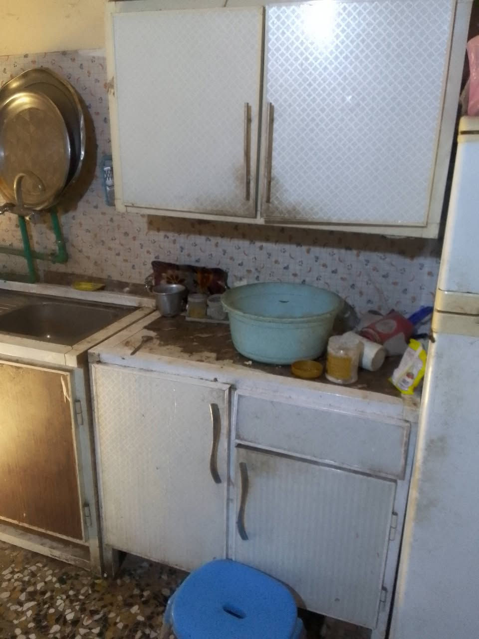 السلام عليكم غراض للبيع كنتور 100كاونتر100 طباخ 100الاتصال ***********
