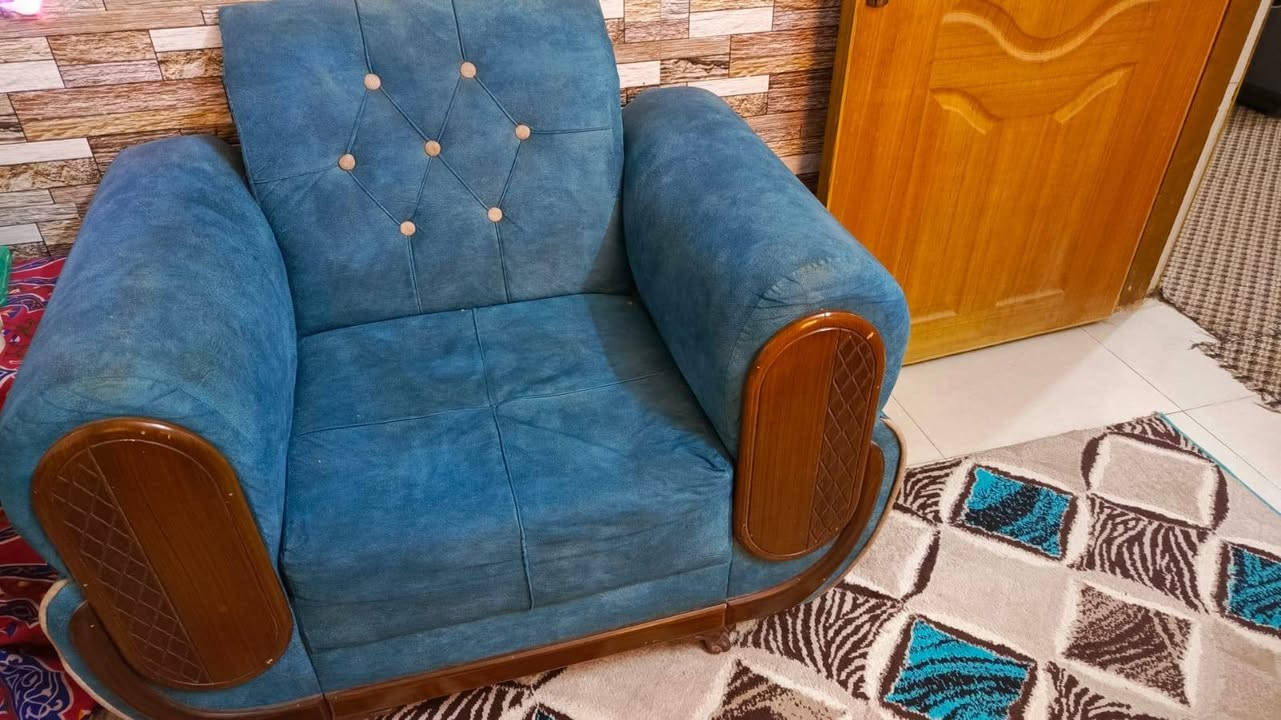 تخم قنفات ١٠ مقاعد نضيف مع ميز طعام و٣ كراسي ١٧٥ السريدات الثانيه
*********** واتس اب
