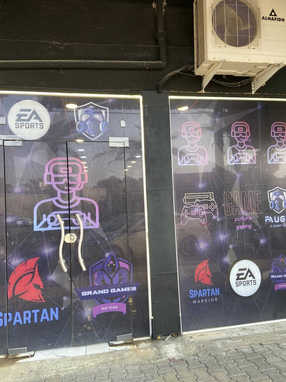 قاعه للبيع للاستفسار الاتصال على الرقم ***********
