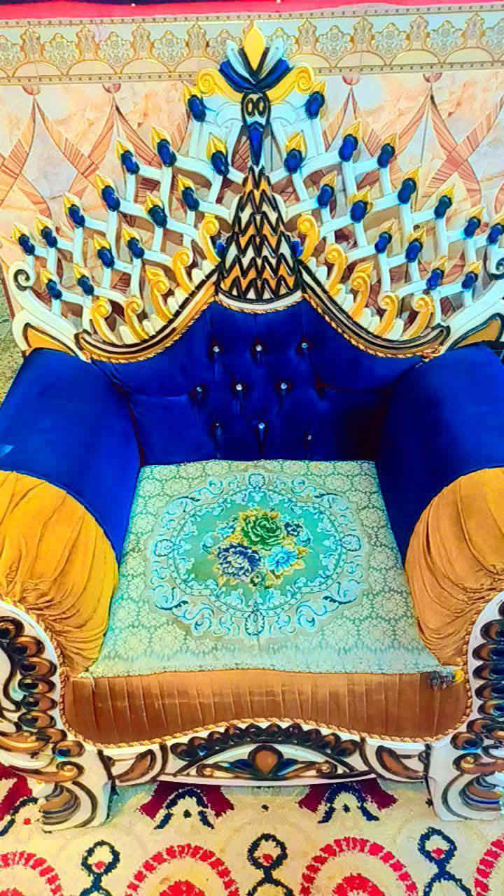 تخم ملكي أبو طاوس 10مقاعد تفصال تكمه  أخو الجديد يخبل السعر 275  مكاني بغداد الامين  *********** الي يريده يتصل
