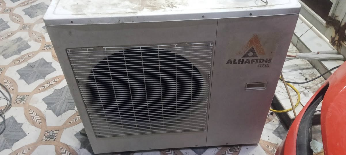 سلام عليكم سبلت الحافض طنين ونص شرط اشغل وتبريد 
سعره 500وبيه مجال مكانه الناصرية الفداء  مكلف  انشر تفاصيل تصل على رقم ***********
