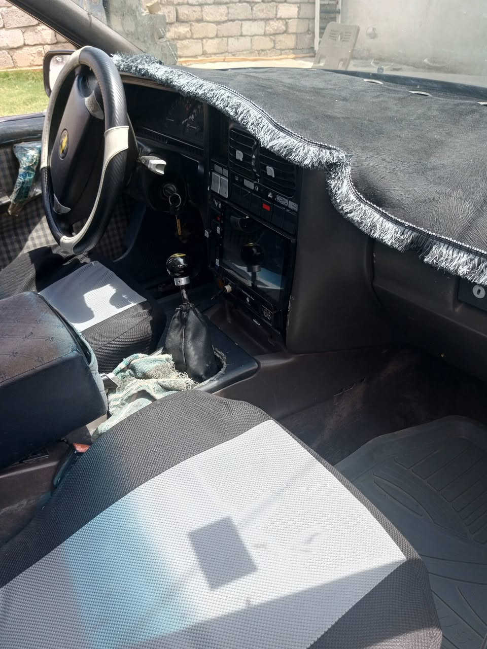 اوبل اوميكا للبيع موديل 90 حجم 20سياره بسمي جاهزه صبغ جماليه كير محرك شرط السعر25 وبيها مجال***********
