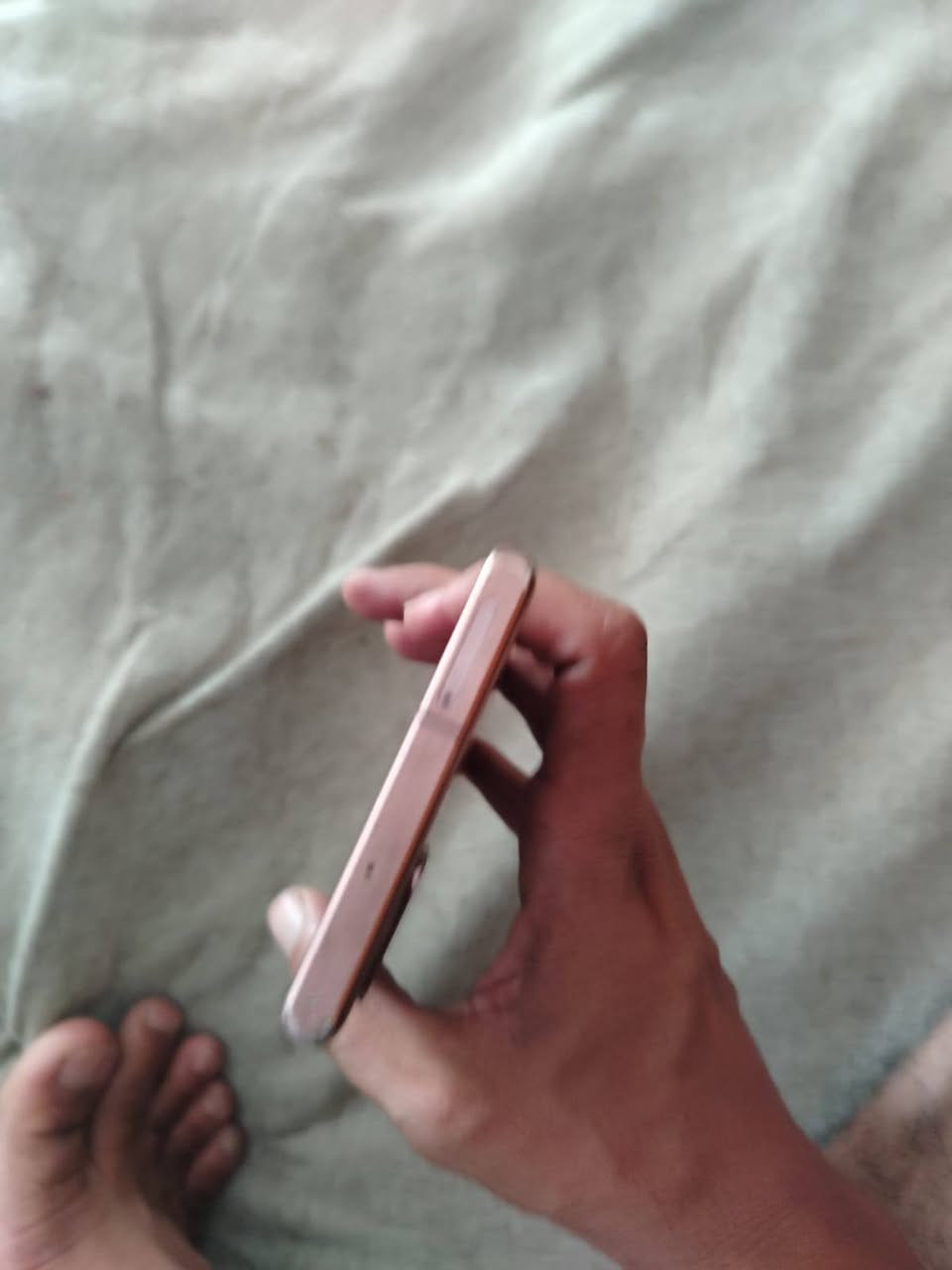 سامسونك نوت 20 فايف جي 

ذاكره 128

لون شنباني ما داخل تصليح أبد 

بي بس جامه مال كامره مكسوره 

لجهاز تصوير قوي ولعاب قوي وسلس

سعر 195 قفل بدون عمله 

مكاني بغداد زعفرانيه

رقمي *********** بغداد, العراق

