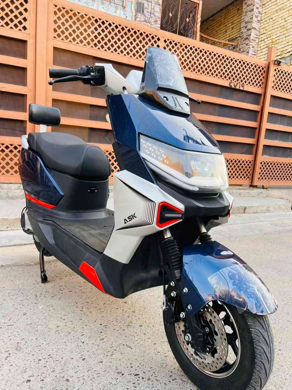 السلام عليكم..دراجه مستخدم ..موديل _ 2026_وكاله _ASK_...تشغيل بصمه... وسويج وكارت...ملف :_2500_..السرعه _99_..عدد البطاريات _6_
كرافين..بلوتوث...مخرج USP....نظام APS.امامي خلفي...اطارات SZ12 
 عدد التحويلات1..2..R..4..3 نضام مثبت
سرعه .... شاحنه ذكيه تدعم الشحن السريع والأيقاف الذاتي عند امتلاء البطاريات ...السعر (750.) قفل ..مكاني بغداد الزعفرانيه 
***********
السلام عليكم..دراجه مستخدم ..موديل _ 2026_وكاله _ASK_...تشغيل بصمه... وسويج وكارت...ملف :_2500_..السرعه _99_..عدد البطاريات _6_
