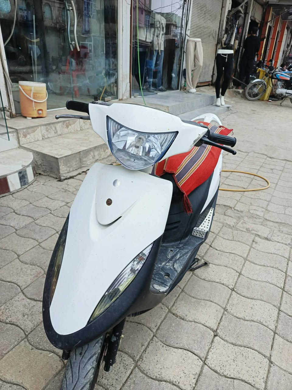 السلام عليكم دراجه للبيع ماكس عدله مقفوله كفاله عامه السعر 950 مكان بابل قضاء القاسم(***********)
