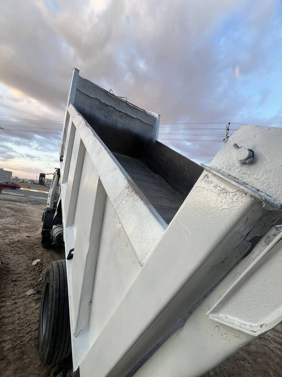 السلام عليكم قلاب ڤالڤو للبيع جاهزه للعمل رقم فحص صلاح الدين شرط تحويل صاحبها الشرعي موجود كير محرك اكسل شرط بودي مايلر جديد  جاهزه للعمل للاستفسار /***********
