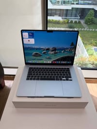 Macbook Air 🔘 M4 2025🔘  15 inch 256Gb hard 16 Gb Ram Cycle count 14 Ba...