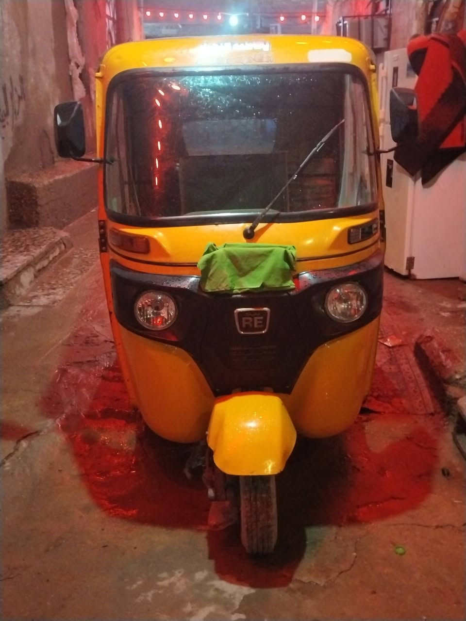 سلام عليكم شباب تكتك للبيع مديل 2022 شهر 5 رقم و سنويه تحويل ثاني يوم مكينه كفاله البكان بغداد حي اور سبع قصور ***********
