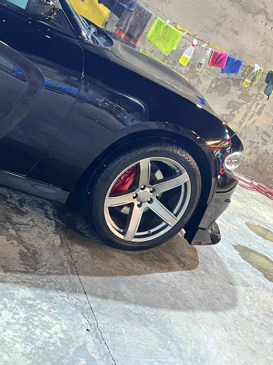 جارجر 2023 اخر اصدار محرك 5700 RT
كربلاء سايد فندق البارون 
***********
السياره فول عدا الفتحه 
السياره بيها 5 قطع حادثها 
جاملغات اماميه و بنيد و باب الصدر و جاملغ خلفي 
السياره سعرها مناسب 
مواصفات 
محرك 8 
گير محرك كفاله 
بصمه و بصمه ابواب 
رادارات جانبيه 
نقطه عمياء 
كشنات تدفئه تبريد 
كشنات كهرباء 
ستيرن هيتر كهرباء 
شاشه كبيره 
سوبر تراك باك 
شفتات ستيرن 
درگه D
