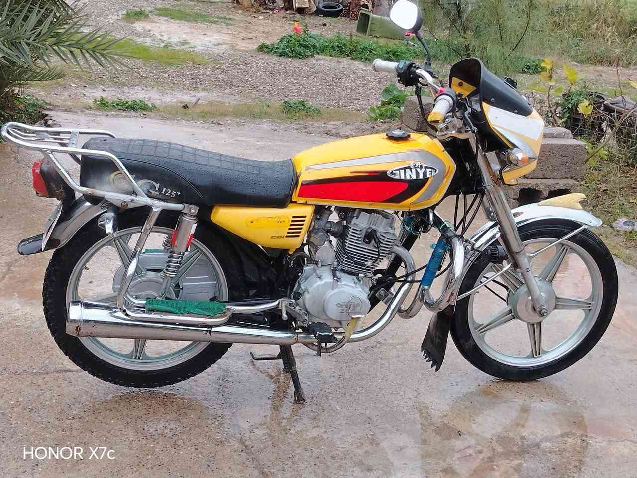 السلام عليكم موطور للبيع او مراوس 

جني كله موديل 2018كلو عل بلاد 
محرك شرط ما مفتوح لا صرف ولا بخار 
كهربايات كلها شغاله نكره سلف تواير جدد دبلات شغاله مال جنايه مابي نقص خالص من كلشي مكاني الزاب ***********
