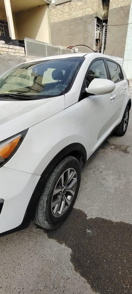 السلام عليكم عندي سبورتج موديل 2015 امريكي كلين بدون صبغ لون ابيض بدون ايرباك حجم المكينه 2400 رقم بغداد السياره جديده ماشيه 75 اسبير منازل السعر 140 ورقه وبيها مجال بسيط مكان السياره بغداد شهداء البياع رقم الهاتف ***********
