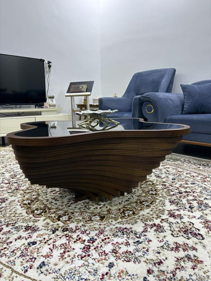 سلام عليكم ميز للبيع السعر 250 وبي مجال  الرقم ***********
