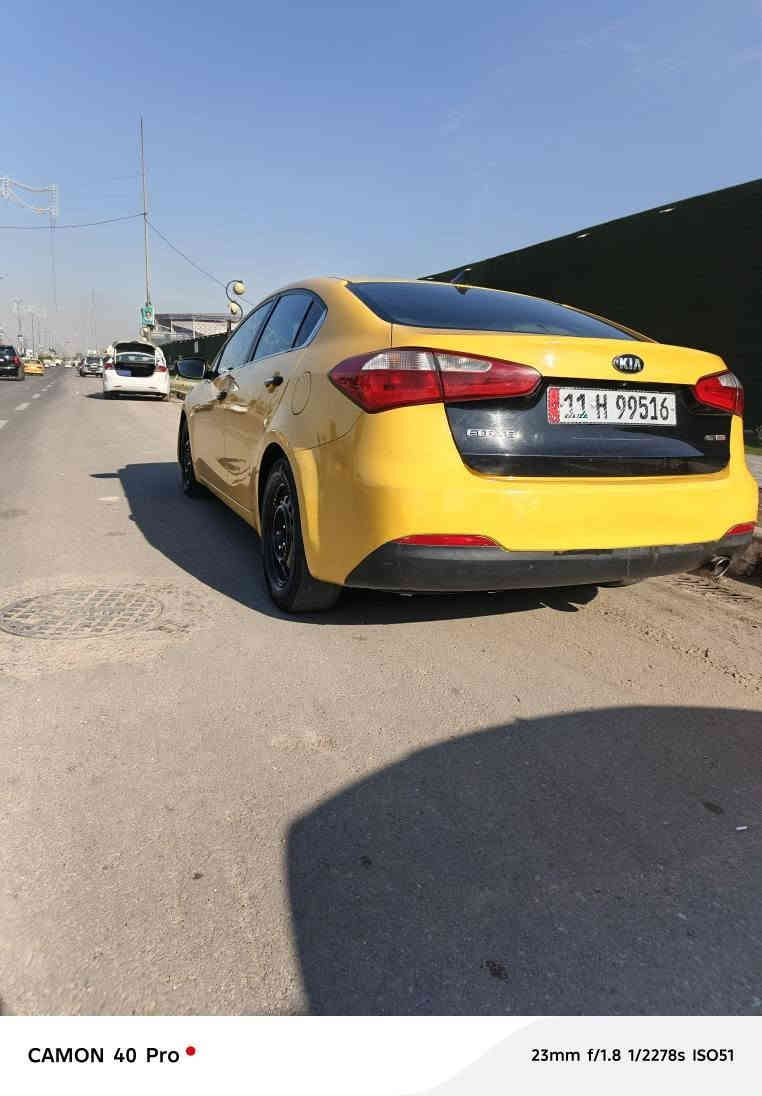 السلام عليكم كيه فورتي موديل 2015 رقم بغداد إنكليزي بسمي مصفرة من كلشي وارد أمريكي حادثها بنيد وجاملغ بدون دواخل 
السيارة فول مواصفات جاهزة جديدة 
السعر ١١٢ مكاني بغداد البلديات مكلف للنشر 
***********
