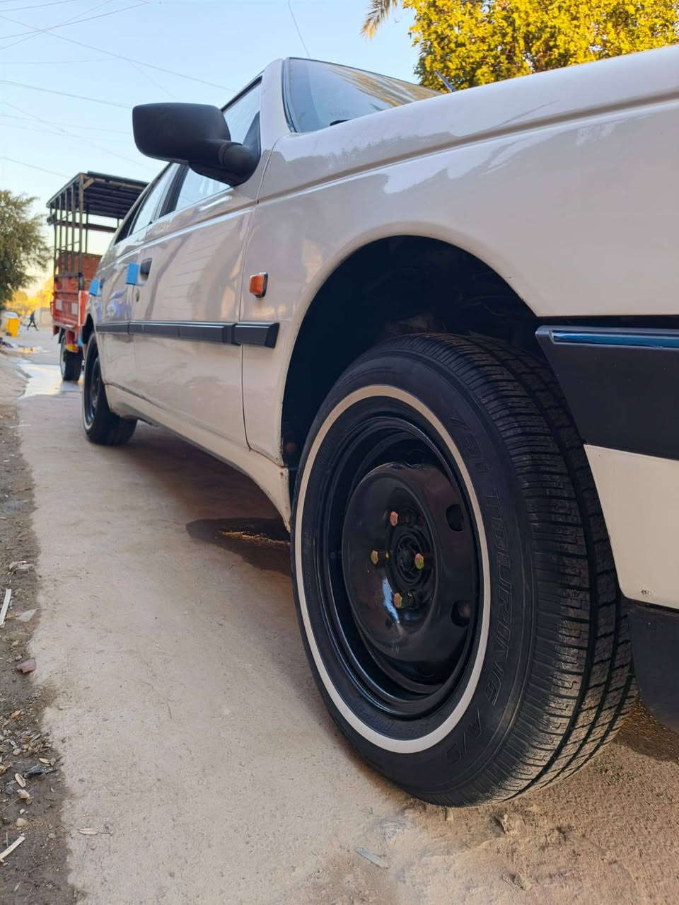 ((بسم الله الرحمن الرحيم))
بيجو جيل اكس 12
سياره كفاله 
بسمي سنويه اورقم جدد
كهربائيات كله شغاله
جام اربعه شغال سنتر لوك
تدفئه تبريد 
تخم تأير ابو الخط اصلي 
سياره جاهزه للاخير 
مكاني مدينه الصدر كياره شركه 
السعر 45 بيه مجال للشراي 
هاتف ***********
