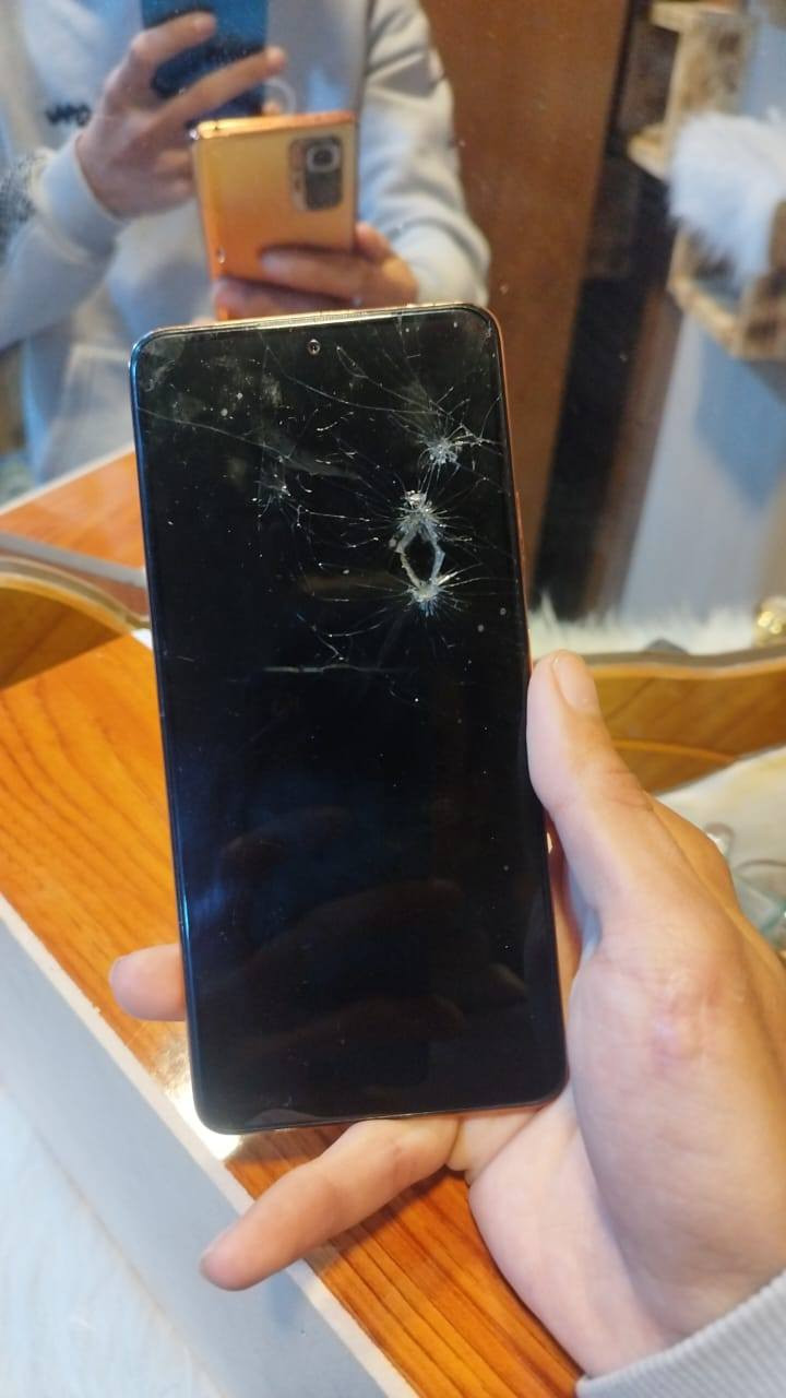 السلام عليكم ثلاث اجهزة للبيع كلمن وسعرة 
1.جهاز بوكوproX4 المساحة 256 ذاكرة 12 مواصفات اكثر خاص 

2.جهاز بوكوX5pro ذاكرة 256 نضيف جدا حالة الجهاز غير مستعمل وقت طويل

3.جهاز ريدمي نوت10 برو ماكس التخزين128 العشوائية 16 جهاز لمس شغال كلشي شغال كامرة 8K 60fps 
معالج للالعاب العيب الوحيد فطر في الشاشة وضهر الجهاز 

كلمن وسعره وبأنسب سعر 

رقم*********** ومتواجد خاص ديوانية, القادسية
