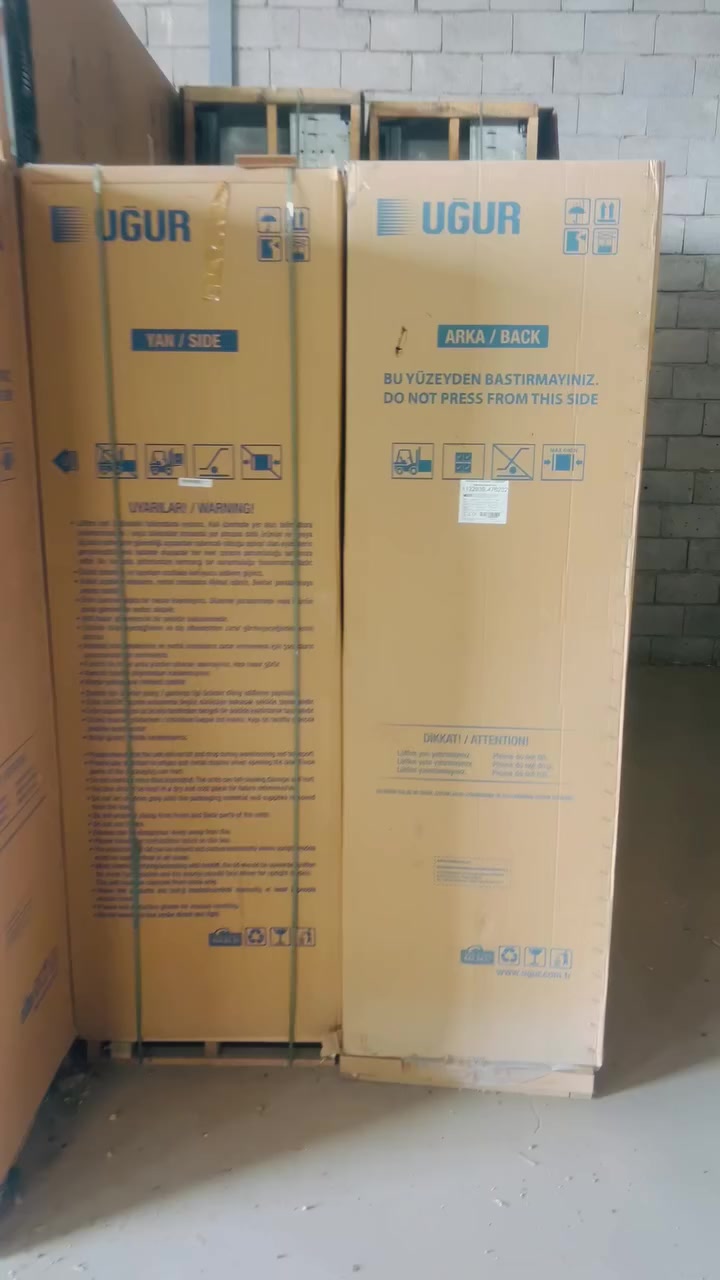 ✨ مجمدة UGUR تركية — حالة ممتازة للبيع! ✨
للبيع مجمدة عرض أصلية من شركة UGUR التركية المعروفة بالجودة والمتانة 🇹🇷

🔹 استخدام قليل ونظيفة جداً
🔹 لون أسود أنيق يناسب المحلات الحديثة
🔹 تبريد قوي وثابت
🔹 زجاج علوي واضح للعرض
🔹 مناسبة للمحلات، السوبرماركت، ومحلات الحلويات واللحوم

📍 الحالة: شبه جديدة
💰 السعر: قابل للتفاوض عند الجدية

📞 للتواصل والاستفسار: راسلنا خاص أو اتصل بنا.
+964 770 553 2377
+964 786 733 1046
العنوآن بغداد الكرادة
الفرع الثاني بغداد مدينة الصدر
لا تفوّت الفرصة — الجودة التركية بسعر مناسب


**إذا كنت صاحب هذا الإعلان وتريد حذفه لأي سبب، رجاءا أرسل رسالة إلى الدعم الفني**