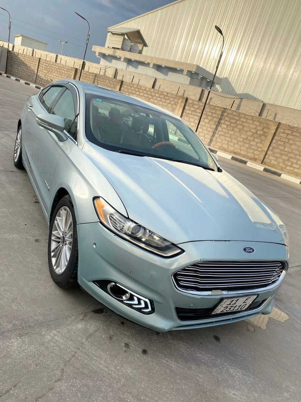 {بسم الله الرحمن الرحيم}
فورد فيوجن هايبرد se
2.0L 
موديل 2013
(معلايه 2022)
م.اي اشكال شرعي ما بيها (شرط التحويل)

مواصفات ...
لون مميز (ازرق سمائي)
فووول معروفه
داخل بيجي كلش نضيف
رادار 📹
تحكم سترين😎
ويل 18 
اشاير بالمري ⏩⏪
تبريد قطعتين 🥶🥶ثلج
مقاعد تدفئه 
مقاعد جلد بيجي 
شاشه كبيره S2
سستم صوت SONY
كامره خلفيه📸 
رمز دخول بالباب 🔢 
دبل سويج 🔑🔑
مواصفات هواي حلوه .....

الم ..
حادثها سرقه گير بامريكا 
بارد قطعتين باب السايق 
وجاملق عكس امامي
وكم رصعه اثر الحصو المتطاير 
مرجعات بارد ممبينات اصلا 

محرك وگير ومنضومه هايبرد 
كفاله عامه( بشرط )
بانزين( عادي )لا دوانز ولا قلت سحب 
ممشاها (270 الف) كم قابل للزياده

السياره بسمي رقم انگليزي 
وكامله من كلشي نقص برغي ما بيها
 صدر جديد تخم تاير جديد 
( السياره للجناي ) 
تراي وين ميعجبك 💪💪 
مكان السياره بغداد اليوسفيه 
السعر 115 $ وبيها مجال بسيط 

*********** واتساب
