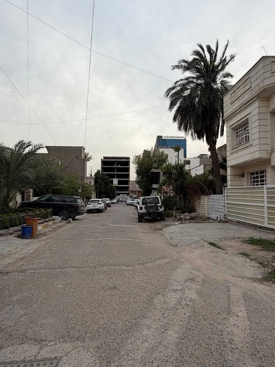 🏠 مشتمل بناء نظيف للبيع 🧿
🔹 المساحة: 94 متر 
🔹 الواجهة:  12،50متر + النزال : 7،50 متر 
🔹 الطابو: ملك صرف
📍موقع قطعة الارض شارع فلسطين محله 508
🛣️ شارع عرض 15 متر قرب الشارع العام 
📍 : مكتب الجبل ⛰️شارع فلسطين قرب فلكه مصرف الرافدين 
📞 اي عقار حابين تعرضو للبيع او للايجار ارسل تفاصيل العقار ع الارقام الموجود وبلنسبه لطرق العرض عدنه تطبيق عقاري وترويج مستمر لجميع العقارات وتدللون مراسله او الاتصال بالارقام التاليه …
***********🟧
***********🟧
***********🟧
