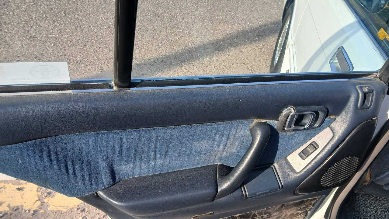 سلام عليكم سياره أرنب موديل 1994 رقم بغداد مشروع وطني السنويه 29 السياره مكفوله من الضربه ولكص ونقل الجثه فقط بيه ربلة ولف فقط السعر 67 بيه مجال الرقم ***********
