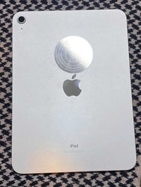 ايباد الجيل العاشر • ٦٤ • بضمان