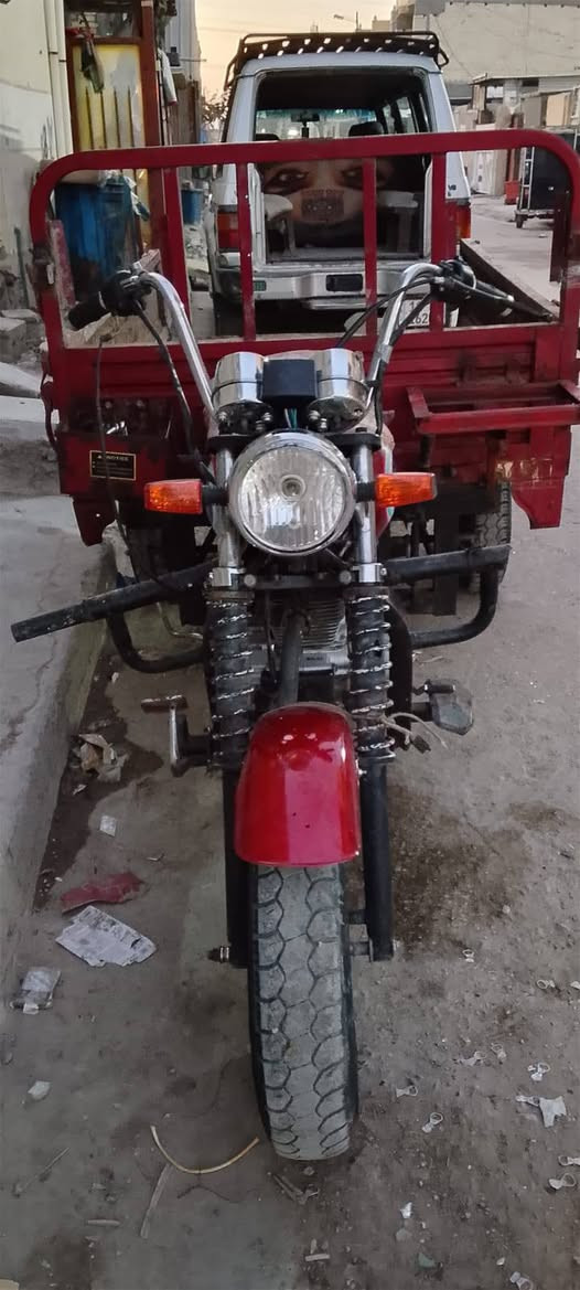 سلام عليكم عندي ستوته البيع موديل 18 حلوة بدون وراق دعمير جديد 550 وبيه مجال مكاني مد ينه الصدر ، ***********
