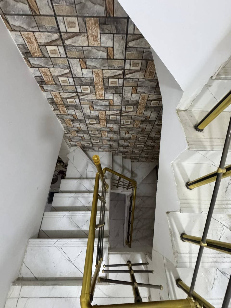 مشتمل للبيع 50 م واجهه 5 في 10
يحتوي على غرف نوم عدد 2 + صالة 

ومطبخ وخدمات ومناور📍حي الجهاد الامن الوطني مجاور ديوان الأصيل 

السعر جدا جدا مناسب 

 الاستفسار ***********
