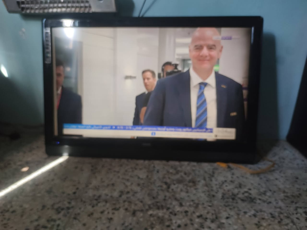 شاشة حجم 45 بلا نيت نوع RENQ
سعرها 65
وبيها مجال 
***********
