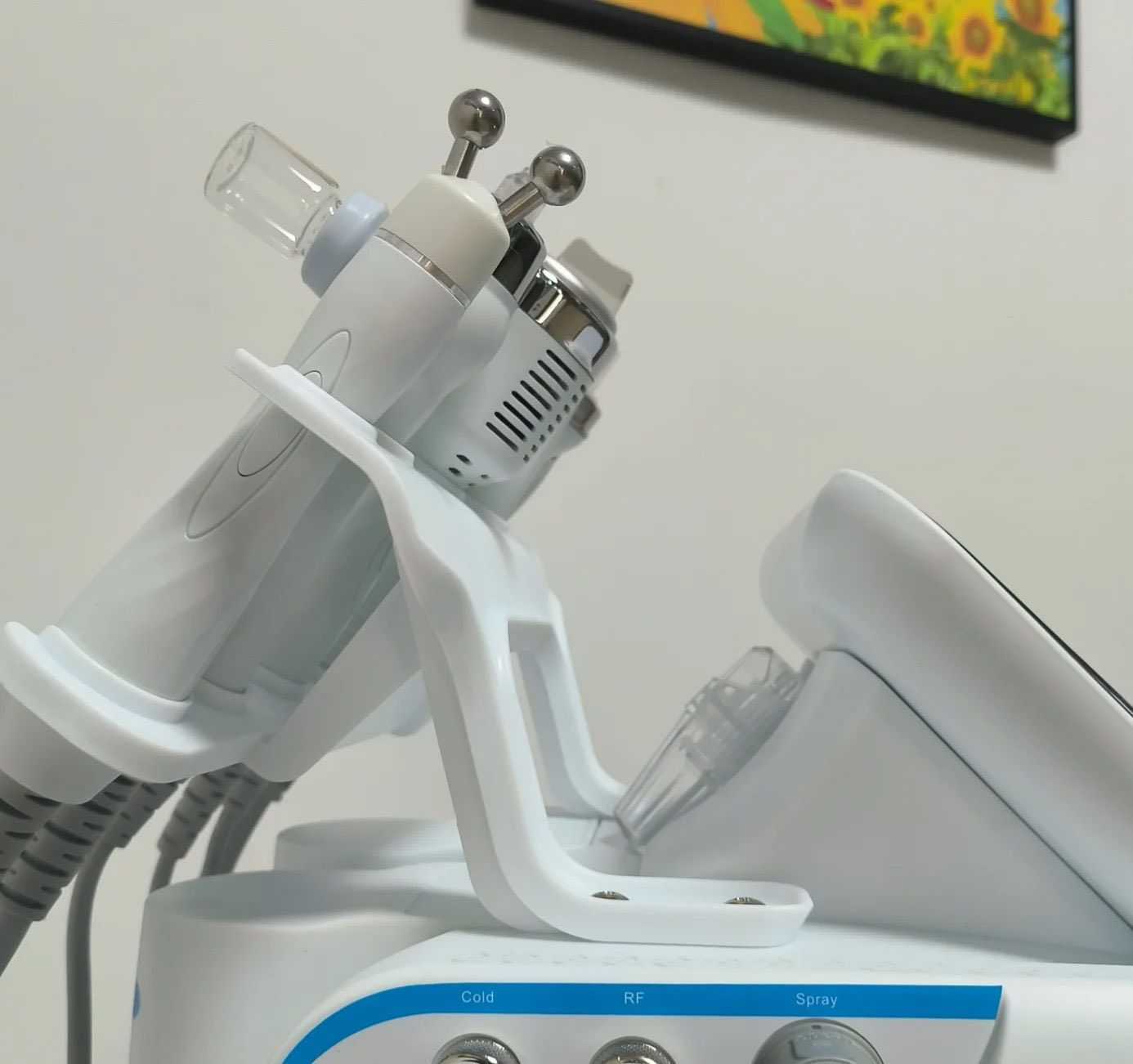 جديد
بالكارتون بدون محاليل 
سعر 220 مع توصيل 
واتس ***********
