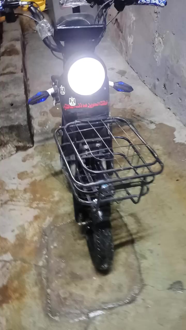 سلام عليكم درجة شحن لبيع حجم 14درجة نظيف فول بريكات امامي خلفي موجود تايرات جديد  شغال موصفات سويج كارت بصمه كلشي اكو سعره 225بيه مجال رقم ***********
