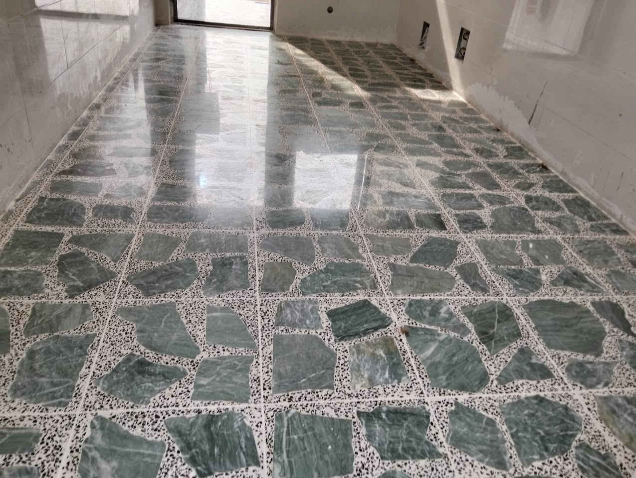 تم بعون لله انجاز بيت الااخ هاني الجميلي في منطقه حزب الاسلامي مقابل دائرت المرور السريع مستعدين لتجهيزكم كافت انواع الجلي الموقعي والتطبيك للئستفسار هاتف /***********/***********
