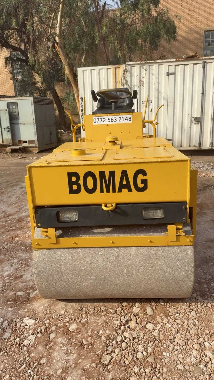 بوماك للبيع
وزن 5 طن 
موديل 90 بدون
محرك كابوتة 3 سلندر
هزاز مضخة درام  كهربائيات كله جاهز 
بابل _ الاسكندرية 
***********
