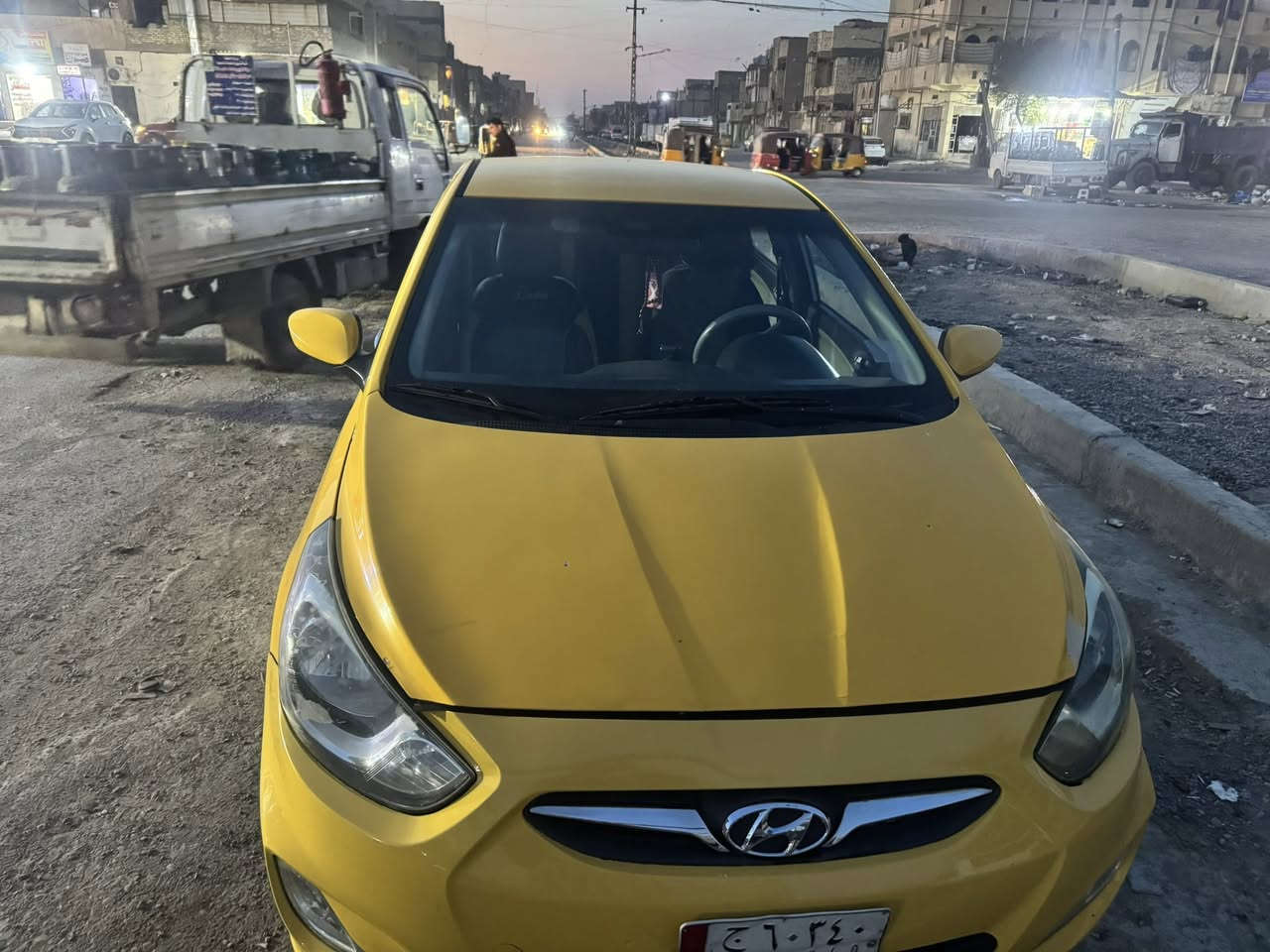 سلام عليكم سيارة اكسنت وارد امريكي
سيارة نضيفة خيرة من الله سيارة 2014  كهربائيات كلهة شغلة  

ضربته بل صفحة بل فتحة مال بانزين وثانية موجودة بل صوره 
صدرهة جديد وداخل موضح بل صور نضيف 

بغداد مدينة صدر رقم ***********
