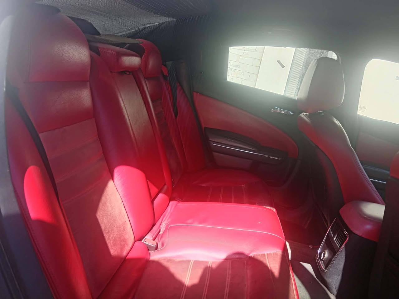 السلام عليكم للبيع جارجر موديل 2011 رقم بغداد السياره داخله كلين مكفوله عدى بارد بالچاملغ والباب كد شبر والباقي مكفول
السياره مكينه كير حداديه اماميه خلفيه جديد 
عبوه جديده + مساعد جديد
  تخم تاير كله جديد السياره عليه ادامه كامله ما بيه نقص برغي 
تدفئه تبريد بلاد شركه 
مكان السياره ديالى 
السعر 145$ وبيه مجال
للاتصال ‏‪0781 049 4889‬‏
