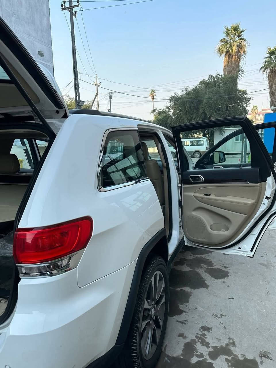 بيع او مراوس بيكب 
جيب لاريدو لمتد فول مواصفات خليجي موديل ١٨ رقم بغداد نكليزي السياره جديده ابشكل ماشيه ٨٠حقيقي كفاله عامه مكان السياره ميسان لاتصال ***********السعر ٢٧٥
