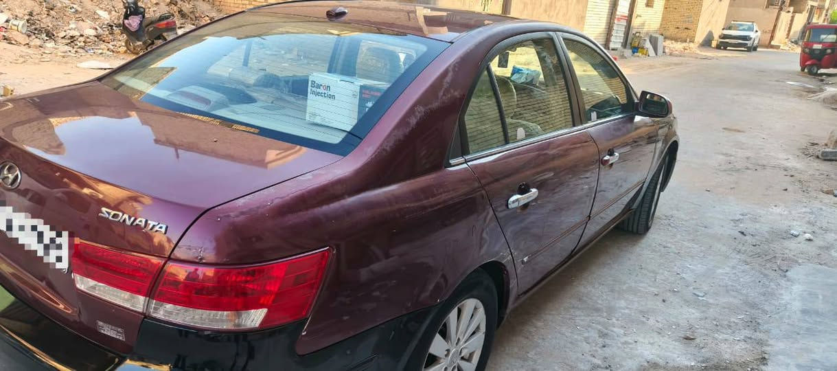 السلام عليكم
سوناتا موديل ٢٠٠٧ وارد امريكي محرك ٤ سلندر  محدثة رقم بغداد نكليزي
تخم تاير حدادية جديده محرك لا تبخير ولا تنقيص كير جيد 
تبريد شغال دوشمة جديدة السيارة احلى من الصورة ***********
