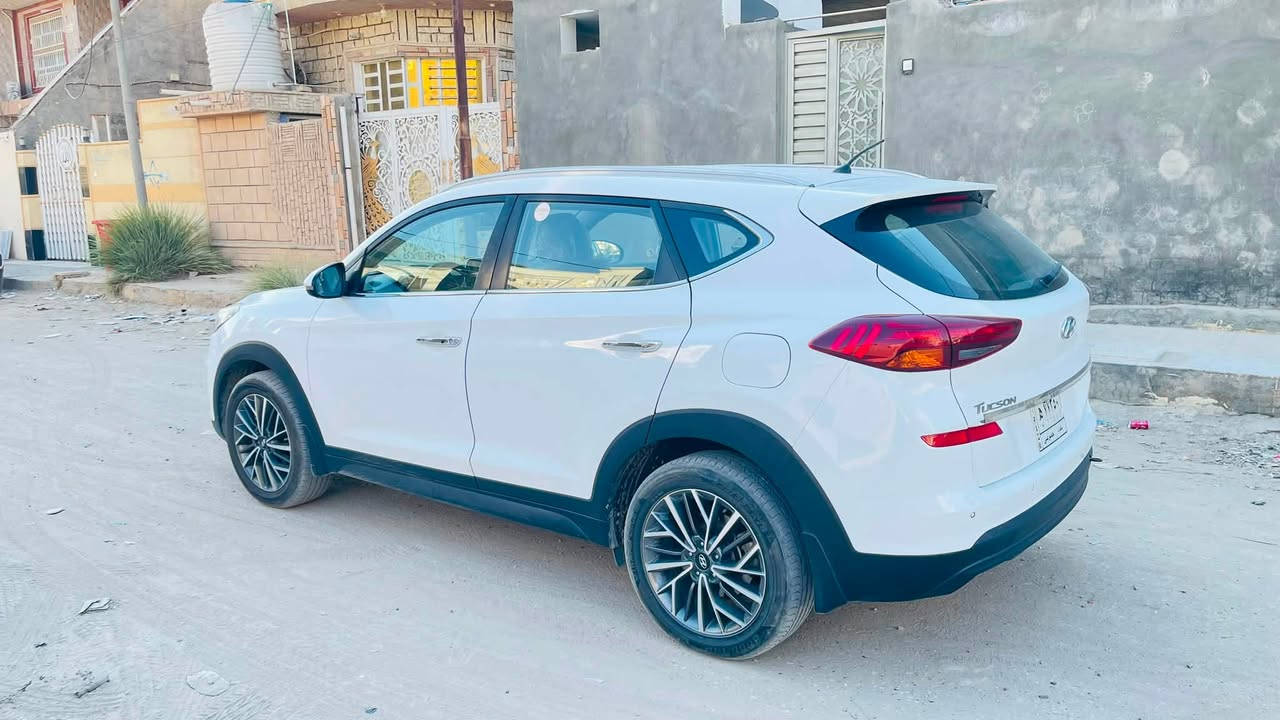 توسان 2019
توسان 2019 خليجي شكل ال 20 
فول مواصفات عدا الفتحه 
رقم بغداد تحويل مباشر 
مكفولة كفاله عامة من عدا شخط بسيط جهه عكس السائق 
لايت عدسة بك لايت لد شاشه كبيره كشنات جلد وكهرباء 
كير محرك تبريد حدادية  كله تمام 
ماشيه ١٦٠ الف 
السعر ١٨٠ 
مكانها بابل القاسم 
***********
