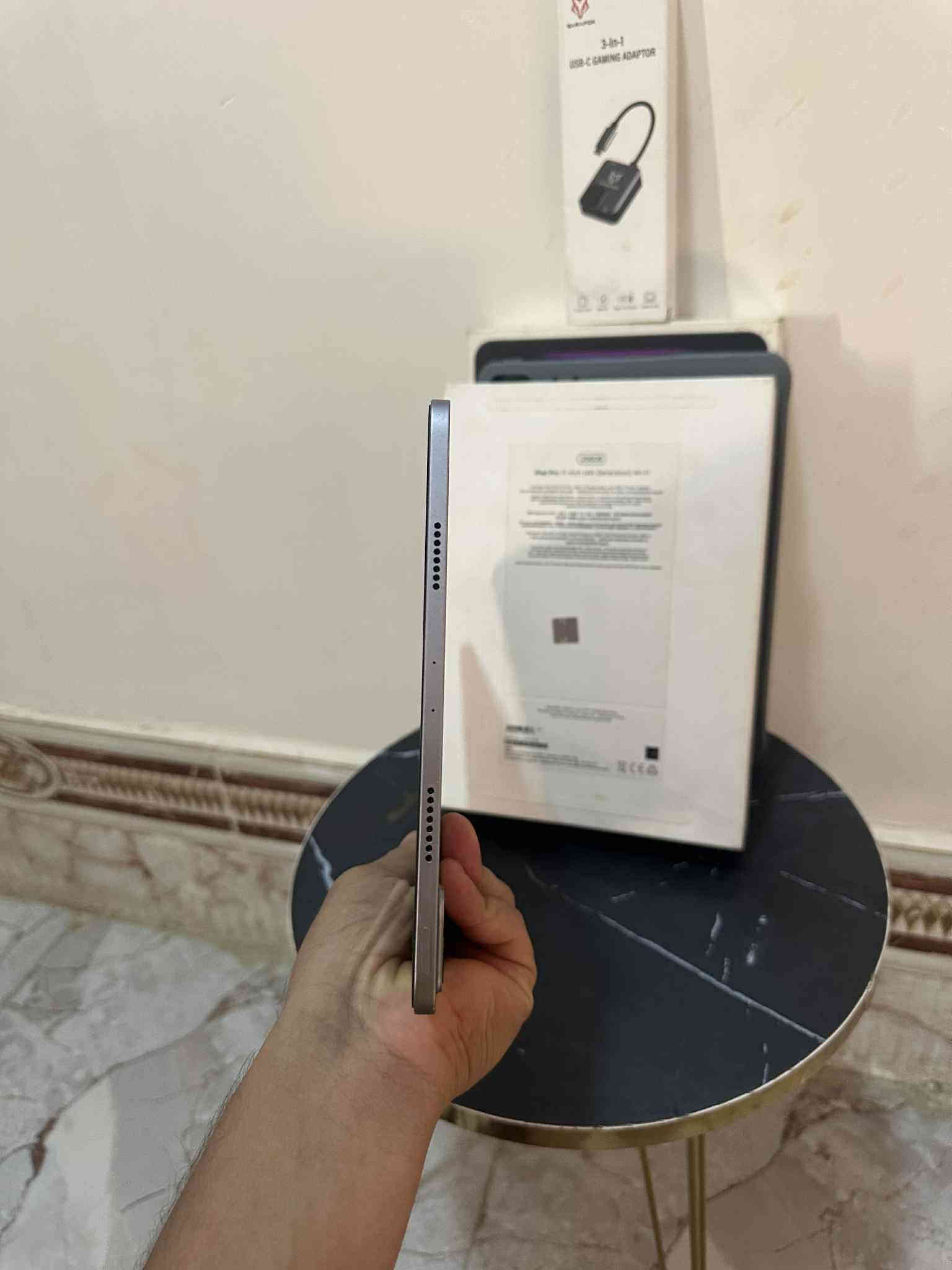 أيباد برو حجم 11 انج m2
اصدار الايباد 2023 نضافه الجهاز ١٠٠٪ يعني شخط مابي 
الجهاز جديد ونضيف لا داخل صيانه ولا مفتوح ولا ملعوب بي ع الفحص وين ميعجبك افحص مشحون 160 مره البطاريه 99٪ الذاكره 256 ببجي 120 فريم كامل 
السعر 675 المكان الحله فقط بيع بدون مراوس 
بي فقط فطور ب الكلاسه مماثره ابد مأشره بالصوره ضمان 3 ايام اي مشكله بي يرجع غراضه كامله كارتون وشاحن وكيبل ولاسق وكفر كيمنك مال العاب خاص وسماعه وادابتر شرط اصليات كل هذني وي الايباد
***********
