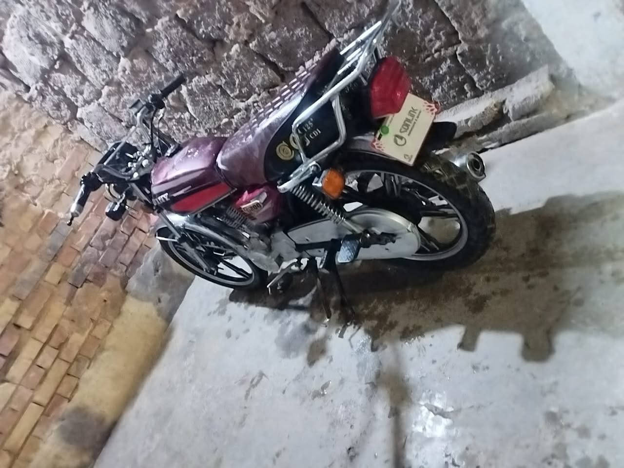 سلام عليكم درجه ايرني للبيع كامله مكمله اي نقص مابيه موديل 20رقم الهاتف ***********
