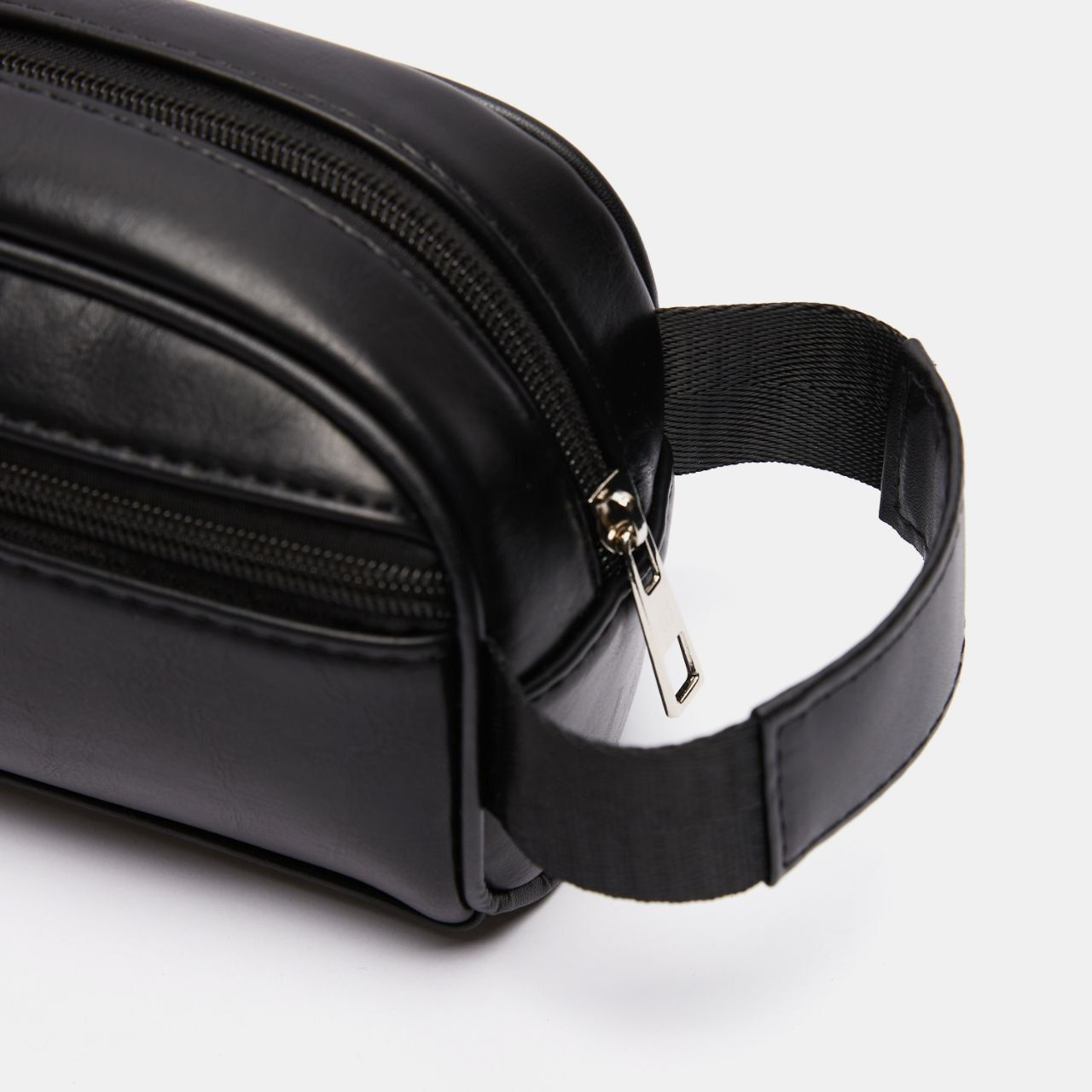 حقيبة يد رجالي نسائي أنيقة من ريترو بو 💼💼

تصميم عملي عالي الجودة ماستر كوالتي عالي جدآآ #الأصلية 💯

الخيار المثالي لحمل أغراضك اليومية بكل أناقة!
مصنوعة من خامة جلدية عالية الجودة، مقاومة للتلف💯
مثالية للسفر، المكتب، أو الاستخدام اليومي 💋

متوفرة ب 3 الوان #الأصلية 💯 
أسود   🖤
قهوائي🤎
نيلي   💙

السعر ٦  الاف 
🚘 يوجد خدمة توصيل لجميع محافظات العراق ٤ الاف 🚘


**إذا كنت صاحب هذا الإعلان وتريد حذفه لأي سبب، رجاءا أرسل رسالة إلى الدعم الفني**