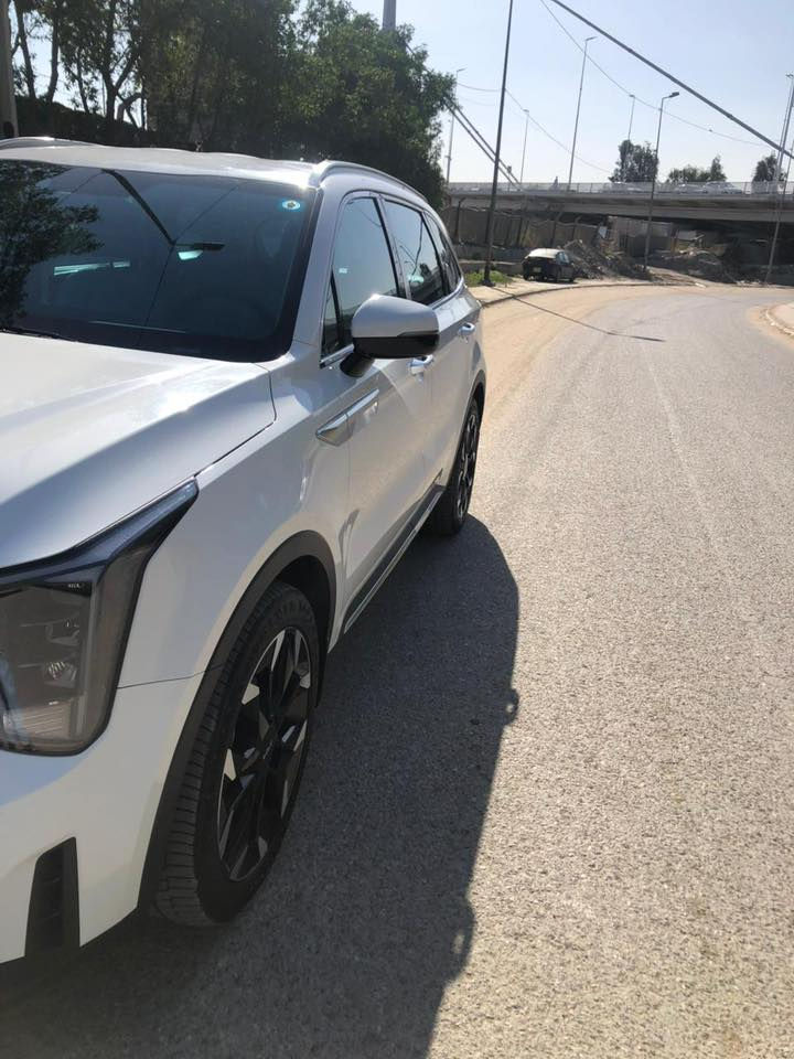 السلام عليكم 
كيا سورنتو ٢٠٢٥ ماشيه ٤٧ ، محرك ٢٥٠٠  ويل ٢٠  كير ماوس كشنات الامامية كهرباء صندوك كهرباء بصمه تشغيل عن بعد السياره جديده جداً الشركة الدوليه مكفولة من كلشي بعدها بلزكات الشركة الكشنات مدوشمه جلد 
السعر ٢٦٥ 
للاستفسار  *********** مااجاوب تعليقات
