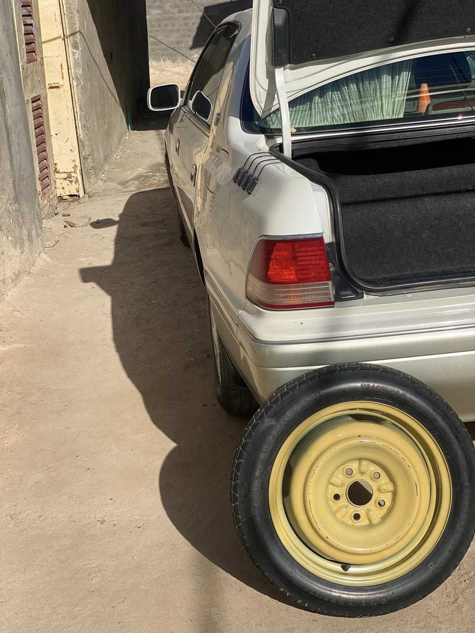 سلام عليكم ورحمه الله
راس اثور فلات رقم كركوك قرار 48 مامدفوع كمرك 
مؤديل 2000 أصل سنويه عضم عاج. مكينه كير جديد تبريد حداديه 
تخم تاير جديد بجم ابو عيون
اسياره مكينه vtt 2500 فيشه وحده
شاصي ٥١ اسعر ٦٨ وبيه مجال بسيط 
مكان اسياره النجف لاشرف مناذره 
متواجد عل فيس


**إذا كنت صاحب هذا الإعلان وتريد حذفه لأي سبب، رجاءا أرسل رسالة إلى الدعم الفني**