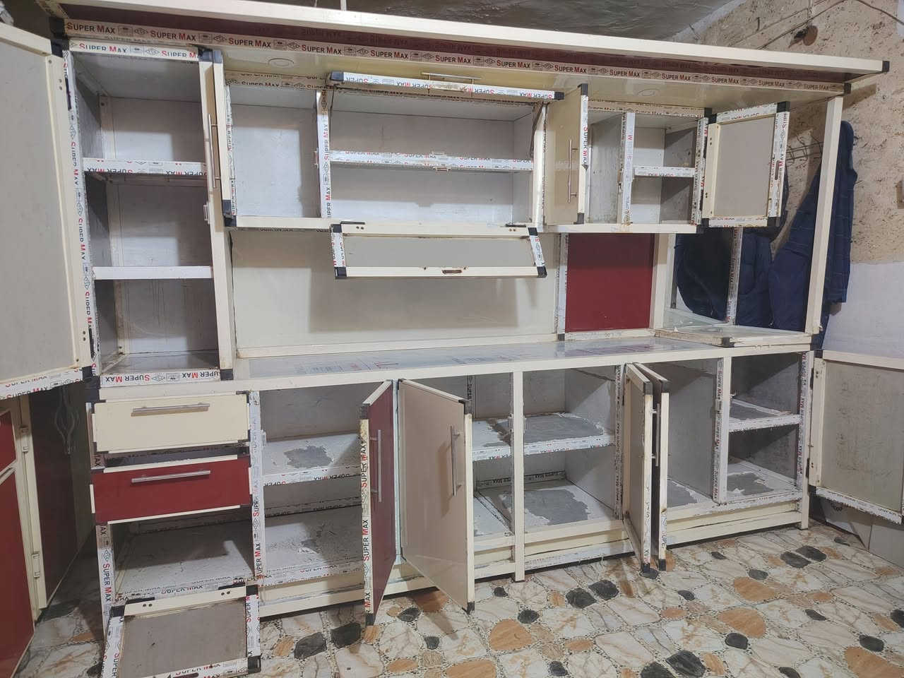 كاونترات تزكام مترين ونص مع سنك متر 265
كاونتر ثلاث أمتار السنكي متر ونص ب375 الشراي يتصل *********** واتساب العنوان ديوانية
