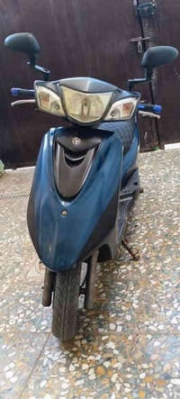 بريز ببغاء لون مميز دراجة كلش نظيفة وعلى أيدي بلاديه ومعتني بيهة وشرط ...