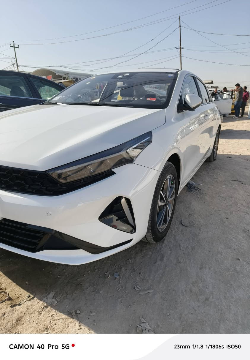 السلام عليكم اخوان بيع سريع 
كيا k3 موديل ٢٠٢٤ فوول مواصفات رقم دولي شمالي  هزه فحص سنويه جديد تحويل وكاله جاهز سلايت بصمه تشغيل بصمه أبواب شاشه كبيره كاربلي كامرة دواره امامي خلفي عداد الإلكتروني تبريد شاشه زنون عدسات وحاجب سايد بريك بصمه أوتو هولد وضعيات قياده اشاير بلمري ماشيه 41 كير محرك صدر كلهن نظيفات 
🔢 مرقمة وجاهزة – رقم أربيل الدولي 
🔧 المواصفات الكاملة:
• شاشة معلومات حديثة
• كاميرا خلفية
• بصمة تشغيل (Keyless)
• تحكم كامل بالستيرن
• سنسرات خلفية
• إنارات LED أمامية وخلفية
• إشارات جانبية بالمرايا
• فتحة سقف
• داخلية فخمة لون أسود
• مرايا كهرباء + طي كهربائي
• نوافذ كهرباء
• نظام توفير الوقود (اقتصادية عالية)
💎 مميزات إضافية:

✔️ محرك اقتصادي مناسب للاستخدام اليومي

✔️ مساحة داخلية مريحة للعائلة

✔️ تصميم عصري شبابي لافت

✔️ ثبات ممتاز على الطريق

✔️ صيانة سهلة وقطع متوفرة

✨ سعر منافس جداً بسعر السوگ 
✨ 
✨ مناسبة للمشاوير والسفر بالعيد
🚘 سيارة تجمع بين الأناقة + الراحة +الاقتصاد
📞 اتصل. ***********
