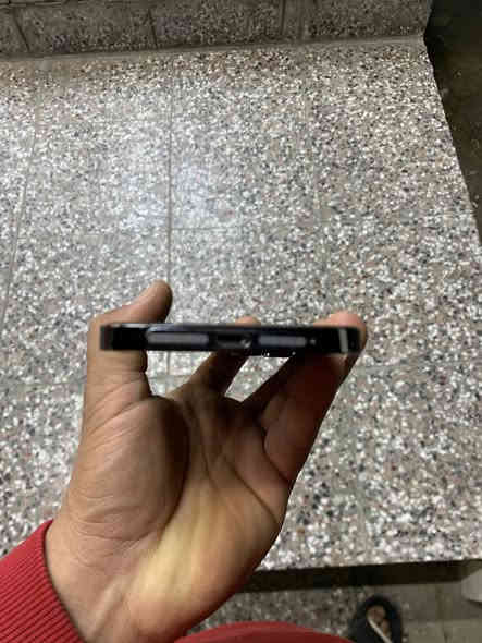 ايفوان 13برو ماكس256 جهاز ما مبدل لي اي قطعه بطارية 79 اصلية تجي تفحص بيدك تقتنع جهاز ما بي اي خدش السعر 700نتصال تدللل *********** مكاني بغداد بلديات صحفين
